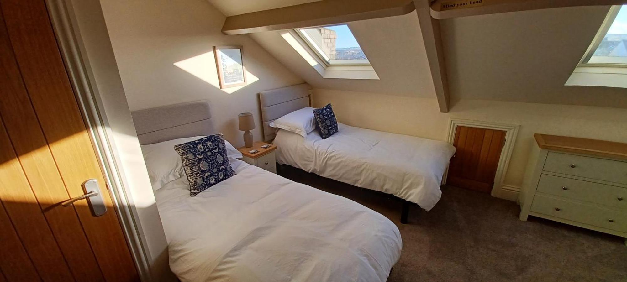 Вилла West Cliff Townhouse With Parking Уитби Экстерьер фото